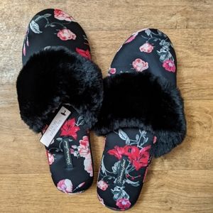 Victoria's Secret Women's Slippers Size L (9-10) NWT